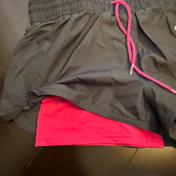 NWT!! Speedo Grey and Pink Athletic Shorts Moisture-Wicking Design - Picture 4 of 6